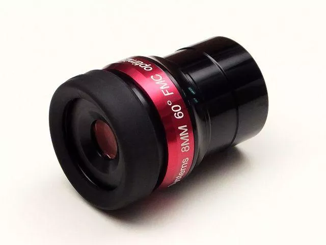 OKULÁR LUNT 8mm 1.25” FLAT FIELD 60° 656nm